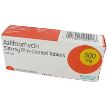 Hvit og rød eske med azithromycin og gult merke med 500mg 